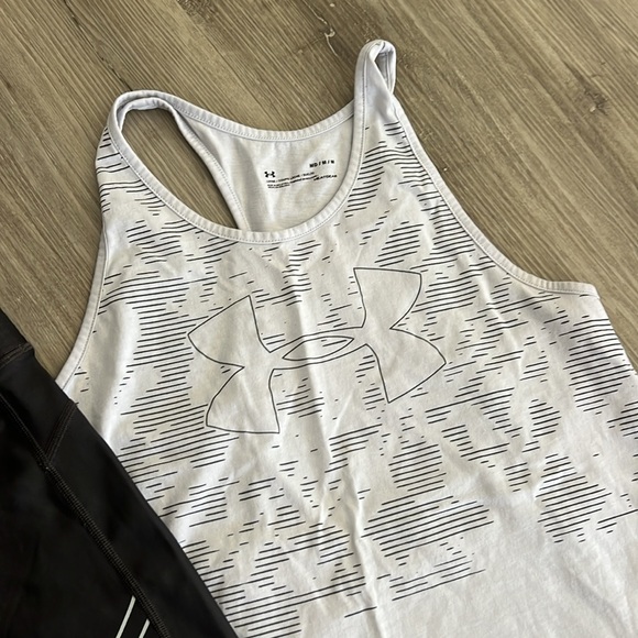 Under Armour Black and Gray Leggings, With Mathching Top. - Picture 3 of 8